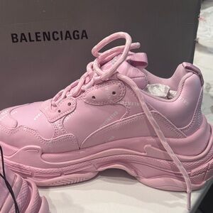 Balenciaga men's Triple S Sneaker Allover Logo /L Light Pink Sneakers